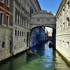 Descubra a magia de Veneza com um city tour privativo