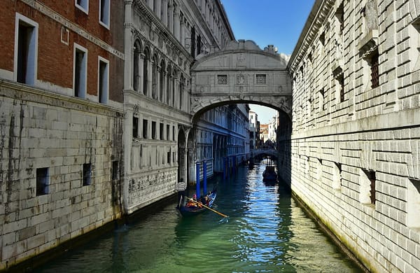 Descubra a magia de Veneza com um city tour privativo