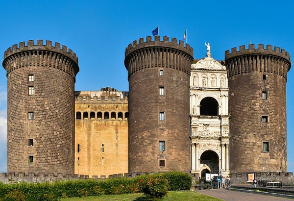 Passeio pela cidade de Nápoles: descubra os encantos do sul da Itália